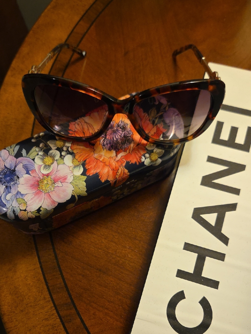 Brighton Tortoiseshell Cat-Eye Sunglasses With Case Never Worn